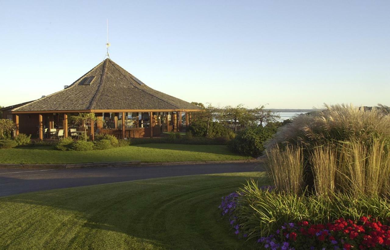 Agaming Golf Resort Kewadin Exterior foto